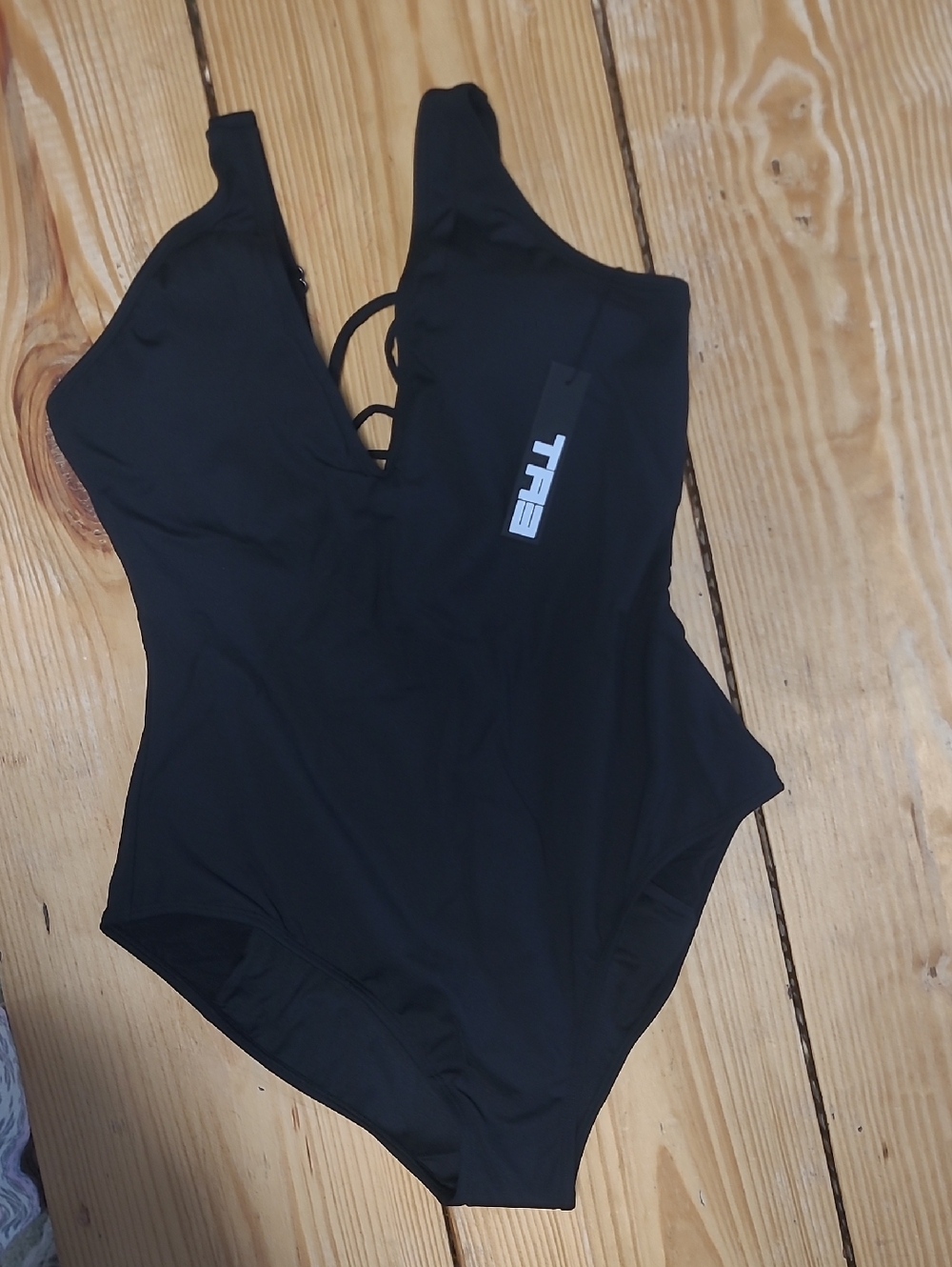 48. NWT  $175 STYLE PLUNGEY XL SHORT
